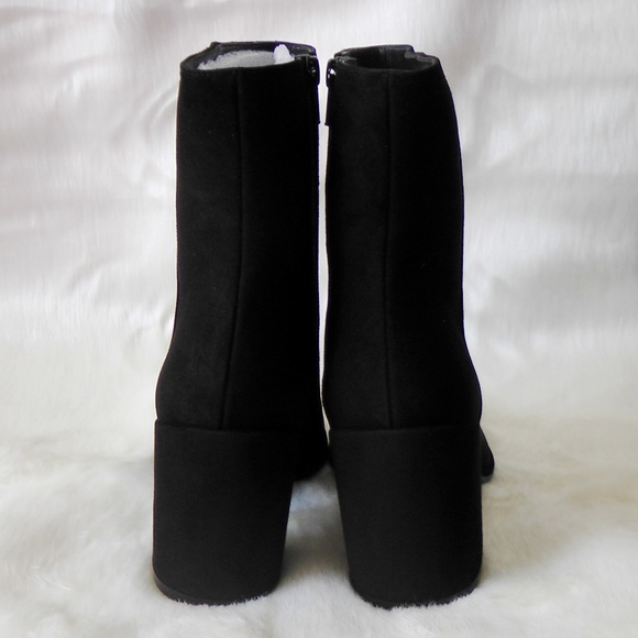 New STUART WEITZMAN Suede Almond Toe Ankle Boot - Picture 8 of 8